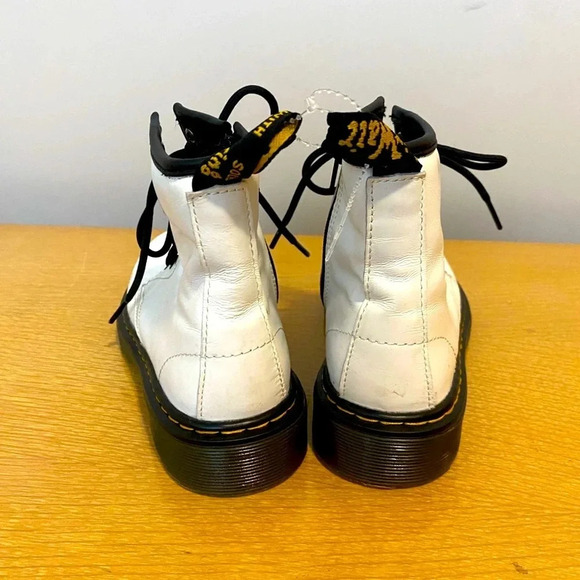 Kids white Dr. Marten combat boots, size 2 - Picture 4 of 5